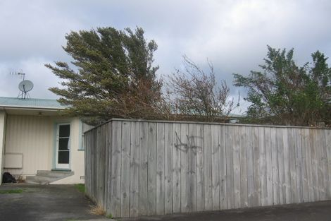 Photo of property in 94-96 Chelwood Street, Takaro, Palmerston North, 4412