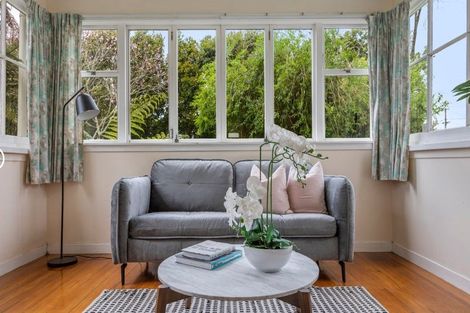 Photo of property in 39 Muir Avenue, Mangere Bridge, Auckland, 2022