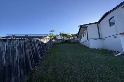 Photo of property in 11 Trotting Terrace, Fairview Heights, Auckland, 0632