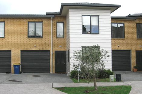 Photo of property in 3 Verdale Circle, Glen Eden, Auckland, 0602