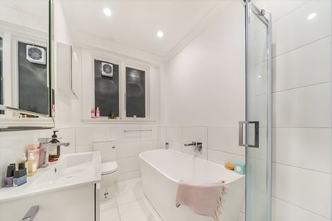 Photo of property in 246u3 Oriental Parade, Oriental Bay, Wellington, 6011