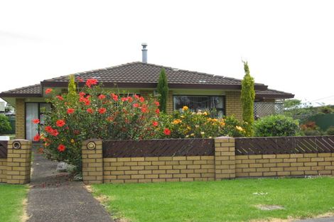 Photo of property in 29 Kiwi Esplanade, Mangere Bridge, Auckland, 2022