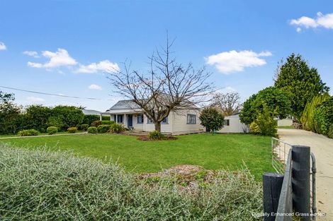 Photo of property in 24 Bennett Street, Waipawa, 4210