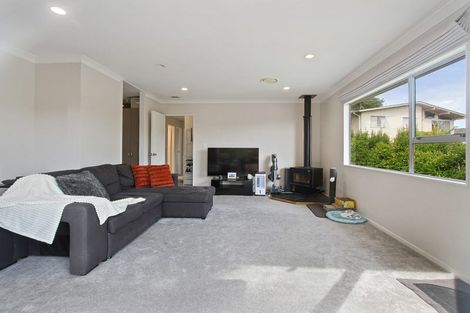 Photo of property in 14 Glenfinn Place, Massey, Auckland, 0614