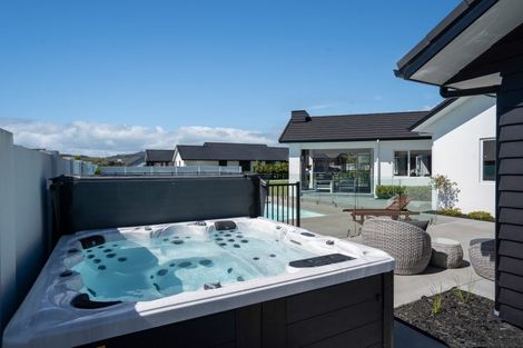 Photo of property in 12 Mike Smith Drive, Cambridge, 3434