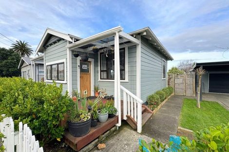 Photo of property in 13 Waverley Street, Waipawa, 4210