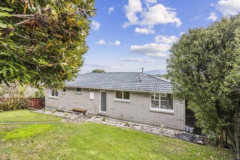 Photo of property in 51 Kakariki Grove, Waikanae, 5036