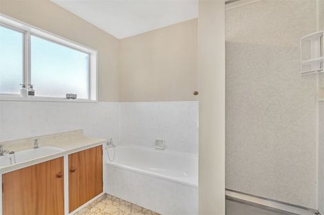 Photo of property in 70 Cutts Road, Russley, Christchurch, 8042