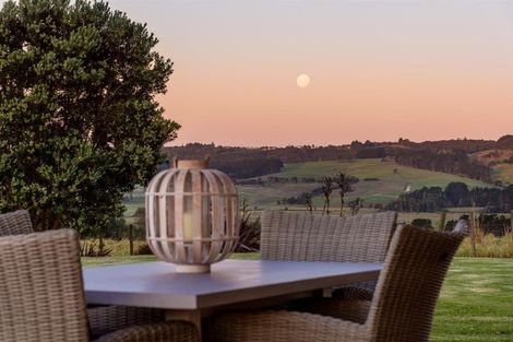 Photo of property in 135b Hutchinson Road, Helensville, 0875