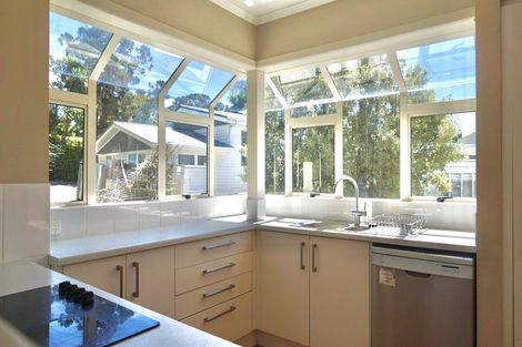 Photo of property in 46 Botany Road, Botany Downs, Auckland, 2010