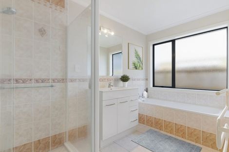 Photo of property in 12 Elwyn Close, Flat Bush, Auckland, 2016