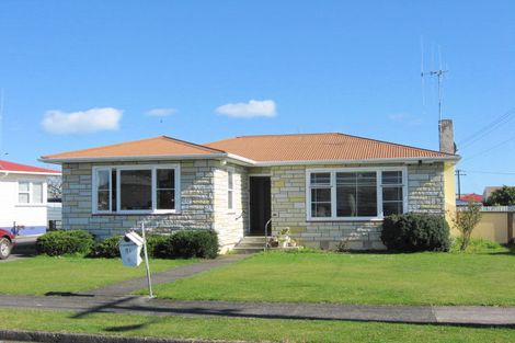 Photo of property in 11 Freyberg Street, Levin, 5510