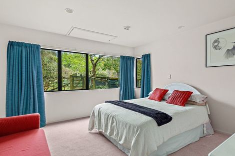 Photo of property in 660 Waitakere Road, Kumeu, 0891