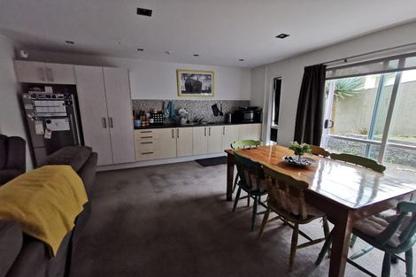 Photo of property in 17 Mansion Court, West Harbour, Auckland, 0618