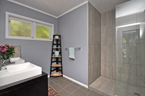 Photo of property in 14 Konini Road, Titirangi, Auckland, 0604