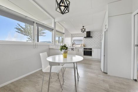 Photo of property in 5 Ngaio Place, Hawera, 4610