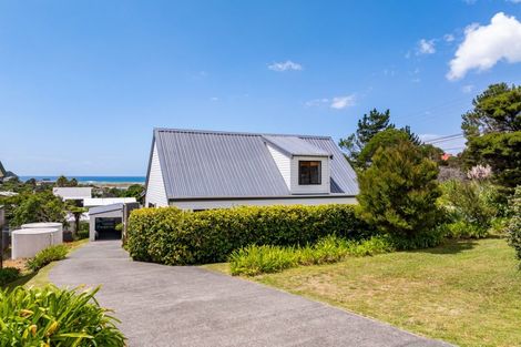 Photo of property in 2 Cullen Street, Mangawhai Heads, Mangawhai, 0505