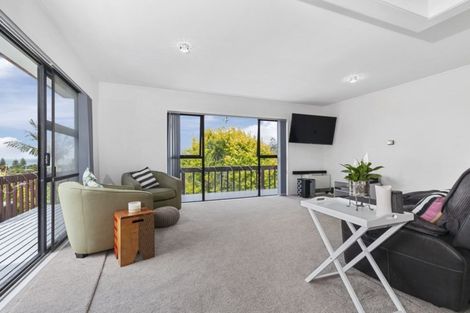 Photo of property in 11a Orewa Heights Crescent, Orewa, 0931