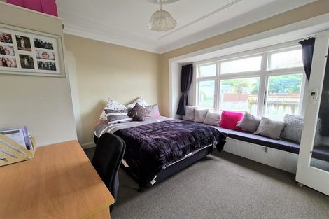 Photo of property in 42 Chelwood Street, Takaro, Palmerston North, 4412