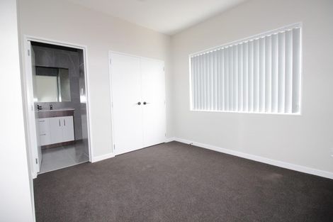 Photo of property in 4 Kearney Place, Massey, Auckland, 0614