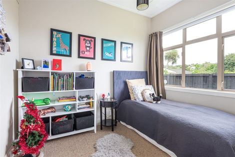 Photo of property in 24 Riverview Street, Beckenham, Christchurch, 8023