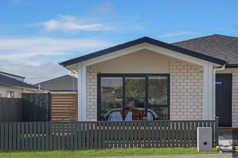 Photo of property in 8 Rorotu Avenue, Karaka, Papakura, 2113