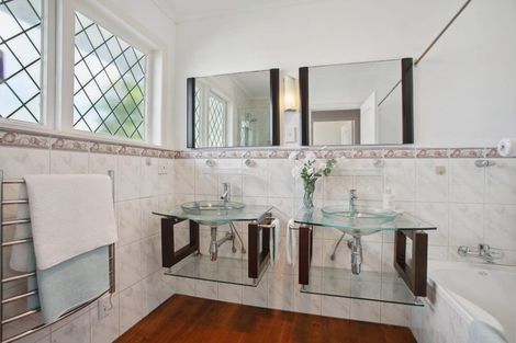 Photo of property in 32 Glenmore Road, Sunnyhills, Auckland, 2010