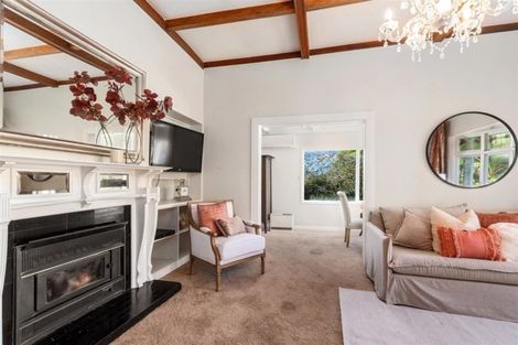 Photo of property in 2 Glade Place, Birkenhead, Auckland, 0626