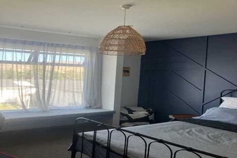 Photo of property in 16 Beveridge Road, One Tree Point, 0118