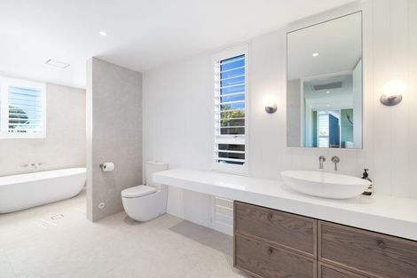Photo of property in 51 Jeffreys Road, Bryndwr, Christchurch, 8052