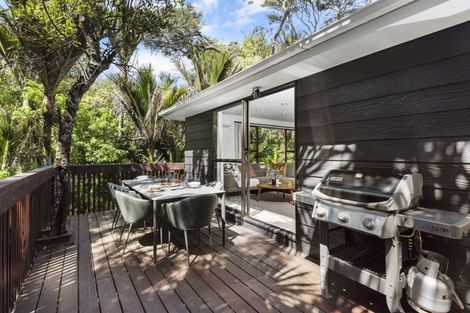 Photo of property in 2 Hiwihau Place, Glenfield, Auckland, 0629