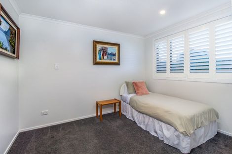 Photo of property in 11 Magdalinos Way, Havelock North, 4130