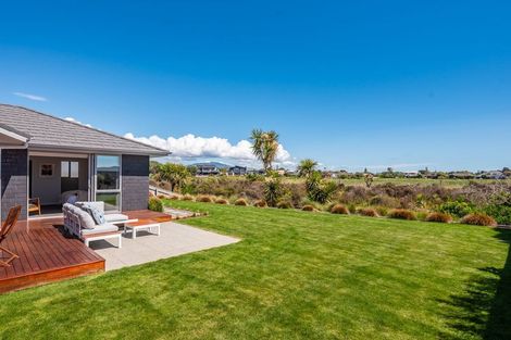 Photo of property in 11 Taranui Way, Paraparaumu Beach, Paraparaumu, 5032