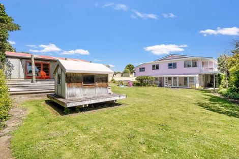 Photo of property in 14 Manga-pirau Street, Waikawa Beach, Manakau, 5573