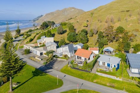 Photo of property in 3432 Pourerere Beach Road, Pourerere, Omakere, 4271