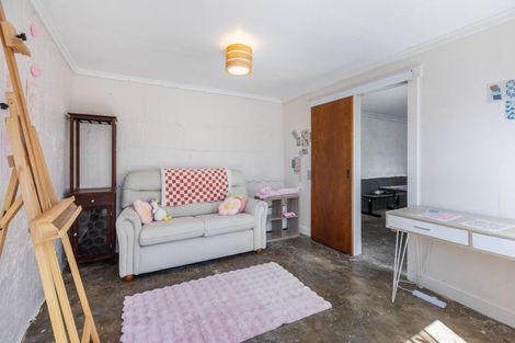 Photo of property in 60 Cutfield Street, Inglewood, 4330
