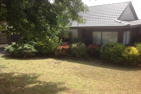 Photo of property in 118 Hutchinsons Road, Bucklands Beach, Auckland, 2014
