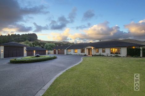 Photo of property in 1030 Peak Road, Helensville, 0875