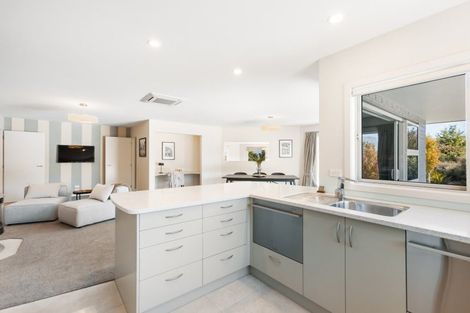 Photo of property in 2 Island View Place, Wanaka, 9305