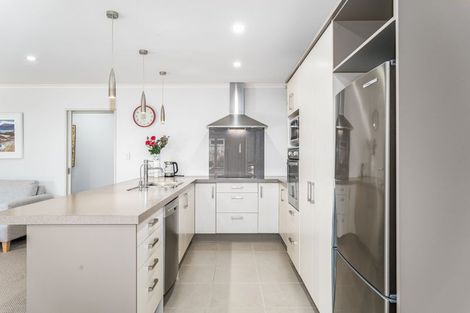 Photo of property in 19 Tongariro Drive, Aotea, Porirua, 5024