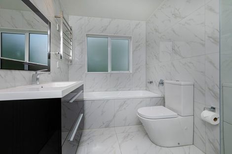 Photo of property in 30 Shah Place, Glen Eden, Auckland, 0602