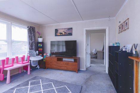 Photo of property in 11 Kummer Crescent, Masterton, 5810