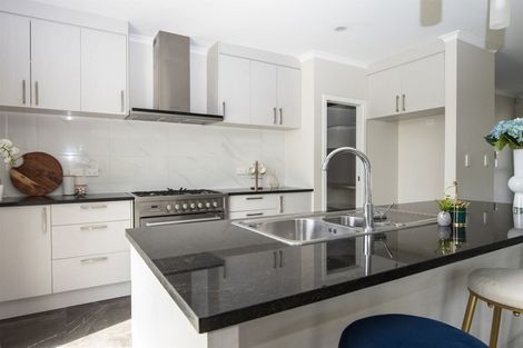 Photo of property in 14 Hehan Close, Cambridge, 3434