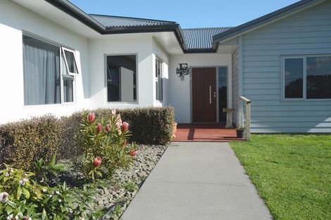 Photo of property in 22 Mercade Close, Stratford, 4332