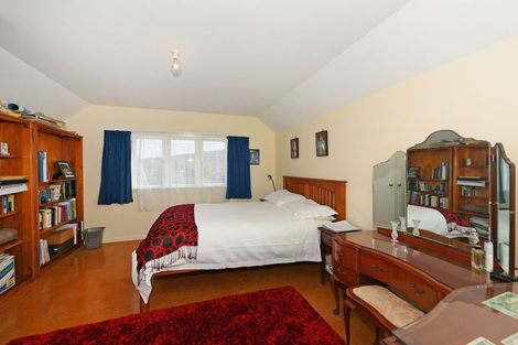 Photo of property in 26 Woburn Road, Northland, Wellington, 6012