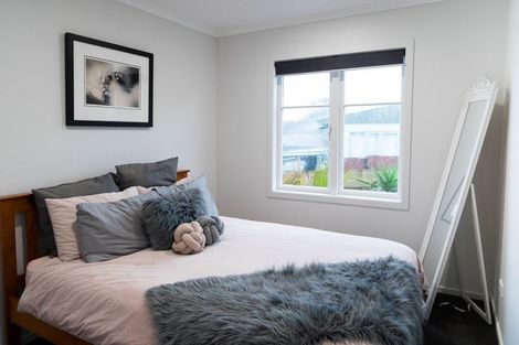 Photo of property in 18 Crosby Road, West Harbour, Auckland, 0618