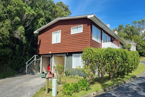 Photo of property in 15f1 Bloomsbury Grove, Newlands, Wellington, 6037