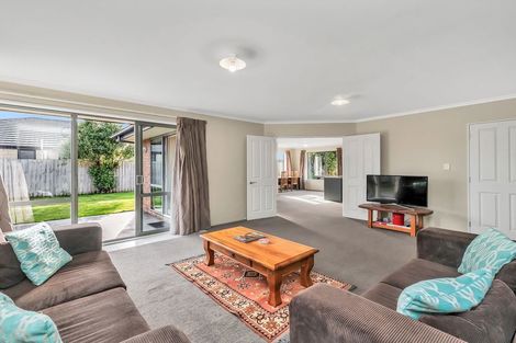 Photo of property in 16 Stanwood Grove, Darfield, 7510