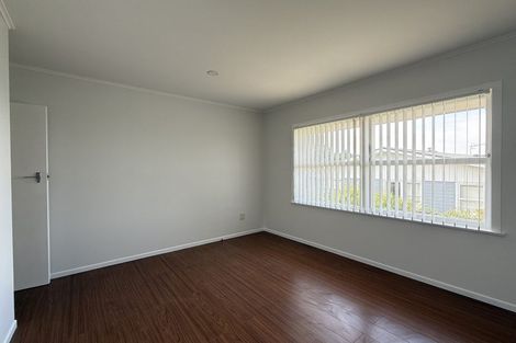 Photo of property in 1/40 Ocean View Road, Northcote, Auckland, 0627