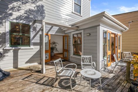 Photo of property in 4 North Terrace, Kelburn, Wellington, 6012